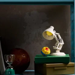 Discount Disney Store LEGO Ideas ǀ Disney Pixar Luxo Jr. 21357