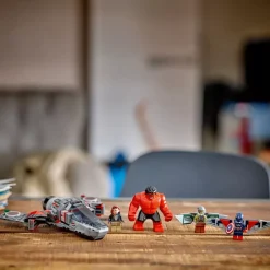 New Disney Store LEGO Marvel Captain America vs Hulk rouge 76292