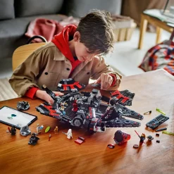 Best Disney Store LEGO Star Wars Le Faucon Noir 75389